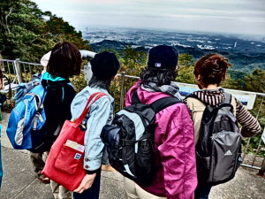 高尾山ケーブルカーの終点から新宿方面を望む